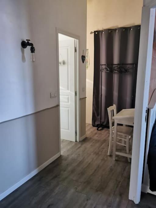 Entre Ventoux Et Luberon, Appartement Dans Maison. Malemort-du-Comtat Esterno foto