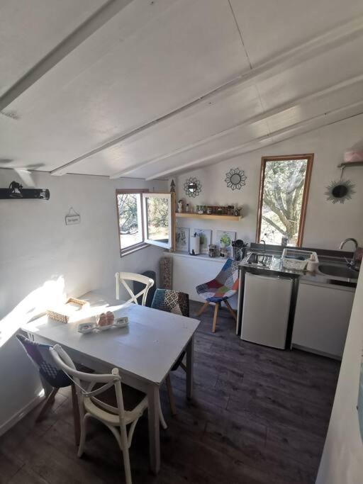 Entre Ventoux Et Luberon, Appartement Dans Maison. Malemort-du-Comtat Esterno foto