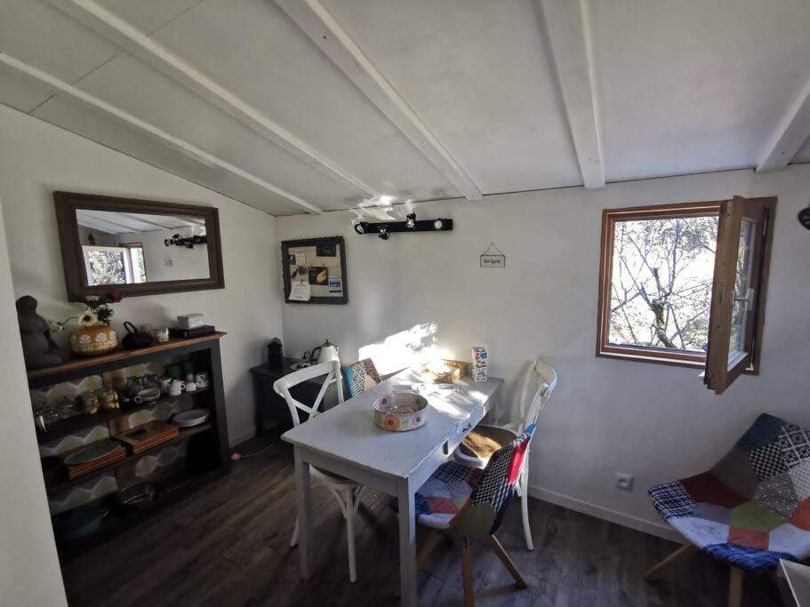 Entre Ventoux Et Luberon, Appartement Dans Maison. Malemort-du-Comtat Esterno foto