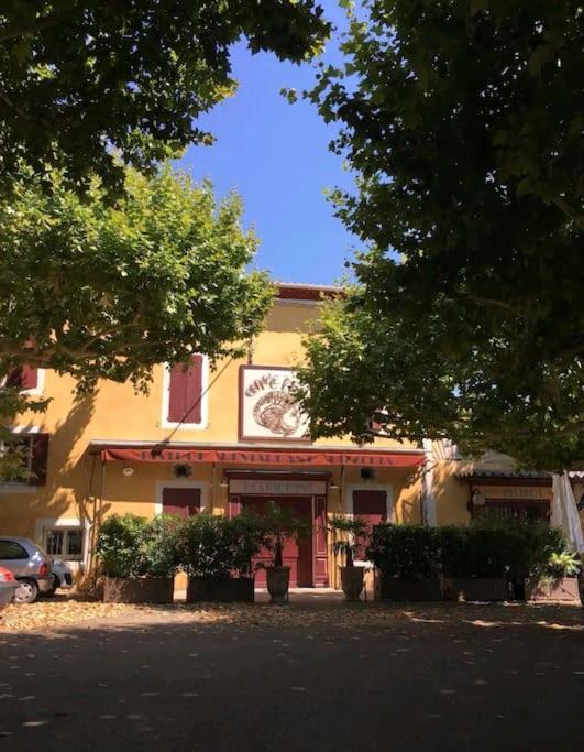 Entre Ventoux Et Luberon, Appartement Dans Maison. Malemort-du-Comtat Esterno foto
