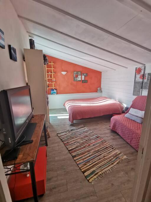 Entre Ventoux Et Luberon, Appartement Dans Maison. Malemort-du-Comtat Esterno foto
