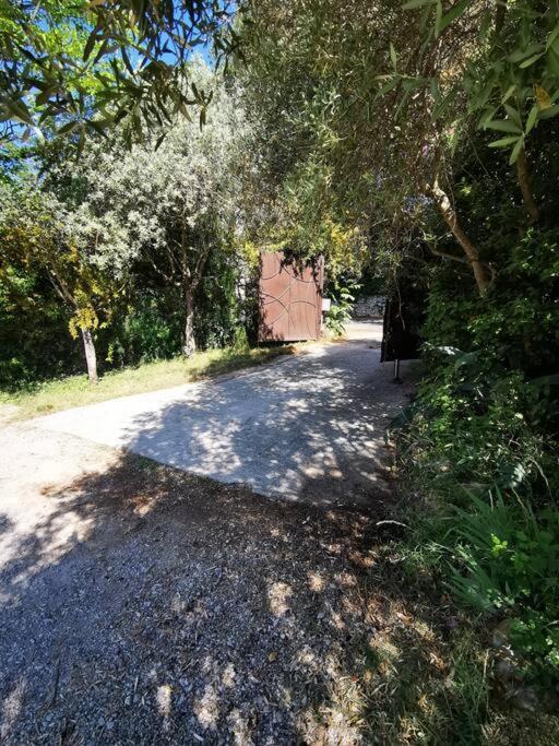 Entre Ventoux Et Luberon, Appartement Dans Maison. Malemort-du-Comtat Esterno foto